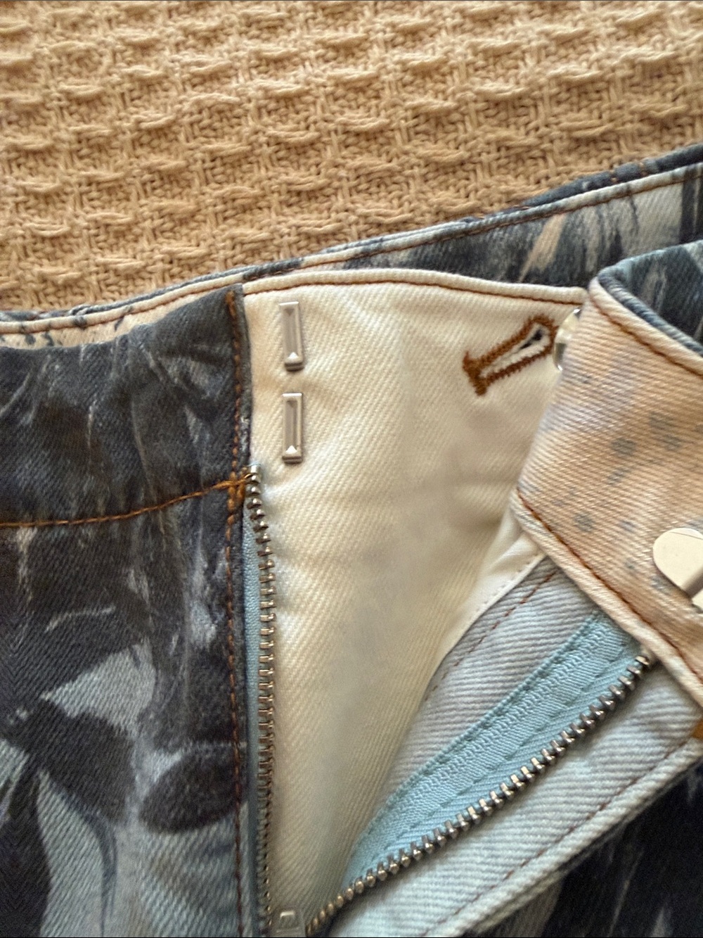 Pilcro Blue Floral Wide-Leg Cropped Jeans - Picture 7 of 11